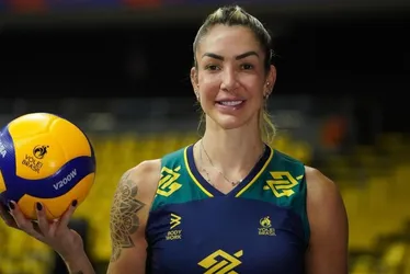 Imagem ilustrativa da imagem Thaisa comemora retorno à seleção brasileira de vôlei após cinco anos