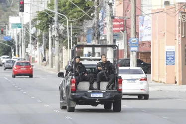Imagem ilustrativa da imagem Tiro que matou paciente de clínica foi dado em morro a 33 metros, diz polícia