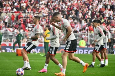 Imagem ilustrativa da imagem Torcedor cai da arquibancada e morre em jogo do River Plate
