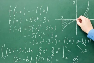 Imagem ilustrativa da imagem USP propõe volta de 2.400 horas para disciplinas regulares no ensino médio