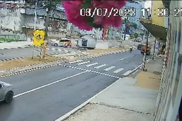 Imagem ilustrativa da imagem VÍDEO | Bebê de 11 meses é arremessado de carro durante acidente no ES