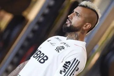 Imagem ilustrativa da imagem Vidal anuncia saída do Flamengo no fim do ano e despista sobre futuro