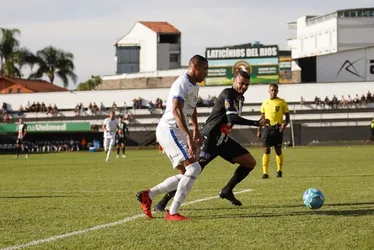 Imagem ilustrativa da imagem Vitória empata e volta a pontuar na série D do Brasileirão