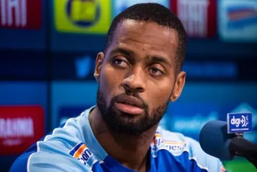 Imagem ilustrativa da imagem Zagueiro Dedé, ex-Cruzeiro e Vasco, anuncia aposentadoria aos 35 anos