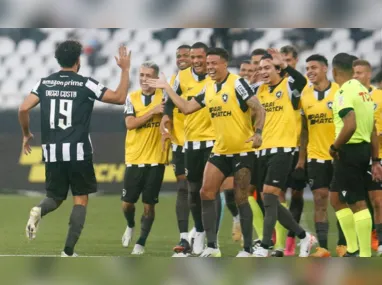 Arrascaeta saiu de campo lesionado no sábado e se tornou dúvida para a final da Copa do Brasil