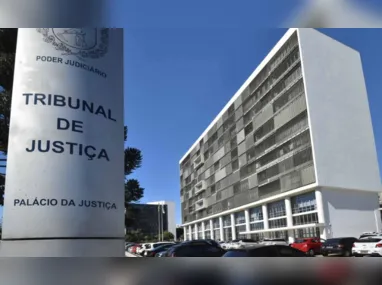 Bombeiros resgatam famílias que ficaram ilhadas