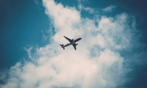 
          Imagem ilustrativa da imagem 4 aviões arremetem por causa do vento em Congonhas
          