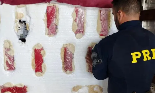 
          Imagem ilustrativa da imagem 400kg de maconha escondidos em colchões são apreendidos a caminho de Guarapari
          