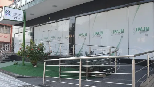 
          Imagem ilustrativa da imagem 5 mil servidores aposentados do ES têm até o dia 30 para fazer a prova de vida
          