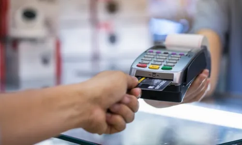 
          Imagem ilustrativa da imagem 500 mil atrasam fatura do cartão e bancos renegociam dívidas
          