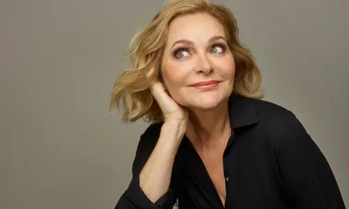 
          Imagem ilustrativa da imagem “A gente não pode brigar com o tempo”, diz Alexandra Richter
          