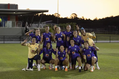 
          Imagem ilustrativa da imagem ANÁLISE: Brasil quer driblar adversidades para coroar a Rainha Marta
          