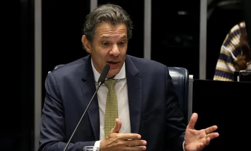 
          Imagem ilustrativa da imagem Acesso ao cartão de crédito fica mais fácil e causa alerta
          