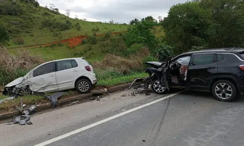 
          Imagem ilustrativa da imagem Acidente envolvendo cinco carros causa interdição total na BR-101
          