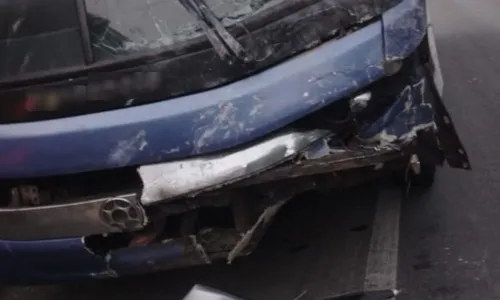 
          Imagem ilustrativa da imagem Acidente na Bahia entre carro e ônibus que saiu do ES deixa 6 mortos
          