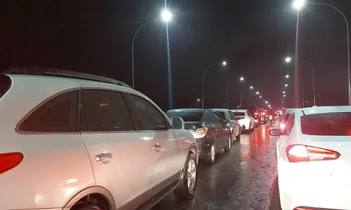 
          Imagem ilustrativa da imagem Acidente na terceira ponte paralisa trânsito no sentido Vitória
          