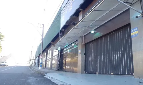 
          Imagem ilustrativa da imagem Adolescente é esfaqueado dentro de casa de shows no ES
          