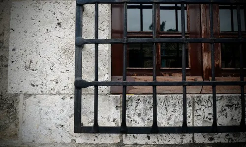 
          Imagem ilustrativa da imagem Alemão é preso acusado de manter mulher em cárcere privado desde 2011
          