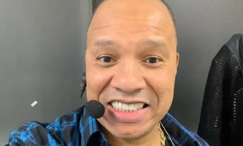 
          Imagem ilustrativa da imagem Anderson Leonardo, vocalista do Molejo, é internado com pneumonia
          