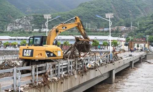 
          Imagem ilustrativa da imagem Ao menos 21 morrem em deslizamento de terra na China após onda de tufões
          