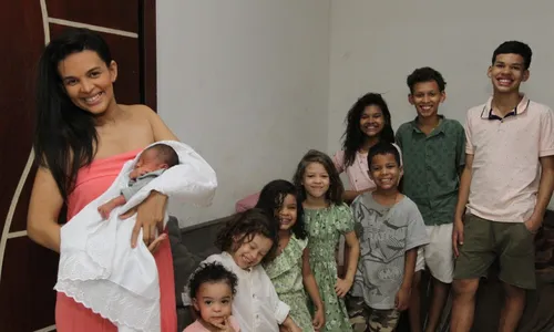 
          Imagem ilustrativa da imagem Aos 33 anos, influenciadora do ES conta como é cuidar de 9 filhos
          