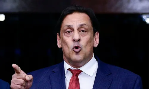 
          Imagem ilustrativa da imagem Após depor, Wassef diz que é vítima de perseguição
          