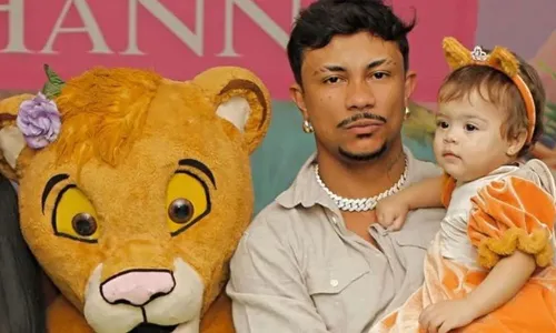 
          Imagem ilustrativa da imagem Após exposição na web, Xamã consegue guarda compartilhada da filha
          