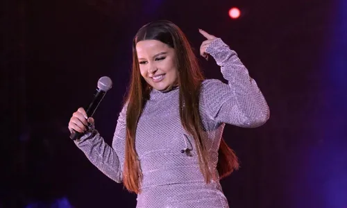 
          Imagem ilustrativa da imagem Após namoro com 'Rodrigo Hilbert', Maiara diz que está solteira
          