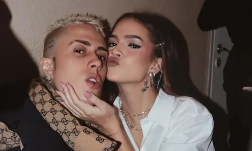 
          Imagem ilustrativa da imagem Após tatuagem, alianças e declarações, MC Daniel e Mel Maia terminam namoro
          