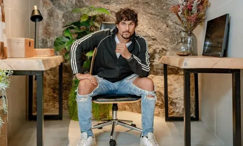 
          Imagem ilustrativa da imagem “Aprendi a me aceitar do jeito que sou”, diz Felipe Roque
          