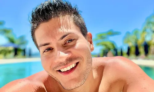 
          Imagem ilustrativa da imagem Arthur Aguiar e capixaba esperam o primeiro filho juntos
          