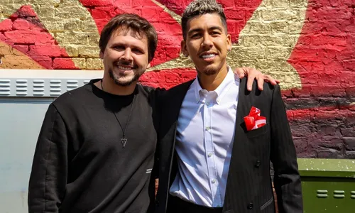 
          Imagem ilustrativa da imagem Artista capixaba faz homenagem a jogador brasileiro na Inglaterra
          