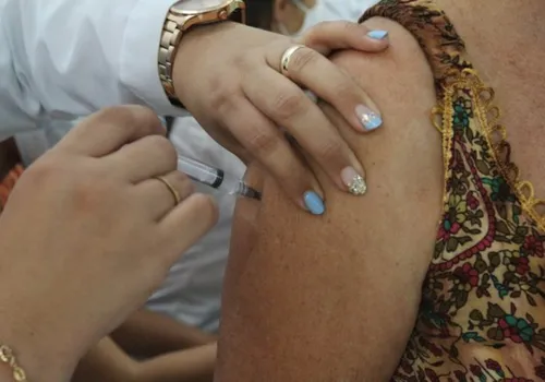 
          Imagem ilustrativa da imagem Assessoria jurídica, vacinação e doação de sangue em ação na Ilha de Santa Maria
          