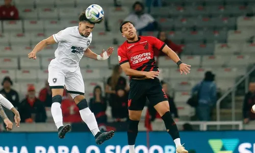 
          Imagem ilustrativa da imagem Athletico aplica lei do ex e vence Botafogo de novo, agora no Brasileiro
          