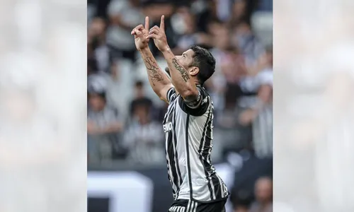 
          Imagem ilustrativa da imagem Atlético-MG abre 2 a 0, mas América empata clássico com gol de letra
          