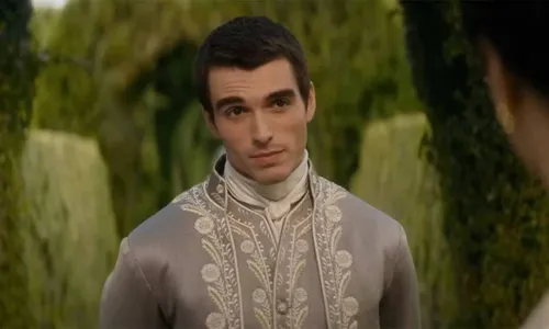 
          Imagem ilustrativa da imagem Ator de 'Rainha Charlotte' faz revelação sobre Brasil
          