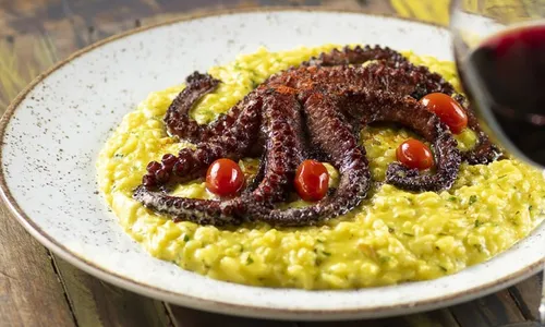 
          Imagem ilustrativa da imagem Atrações para os pais em restaurantes e bares
          