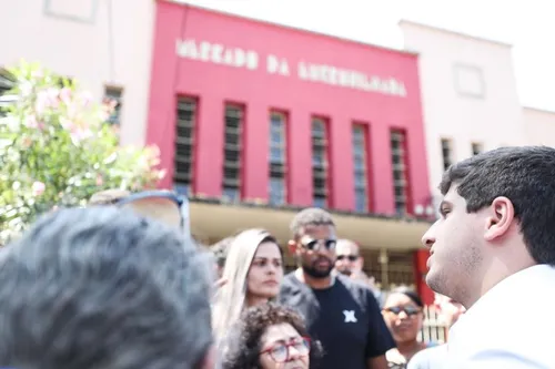 
          Imagem ilustrativa da imagem Auxílio de R$ 3 mil para comerciantes do Mercado da Encruzilhada
          