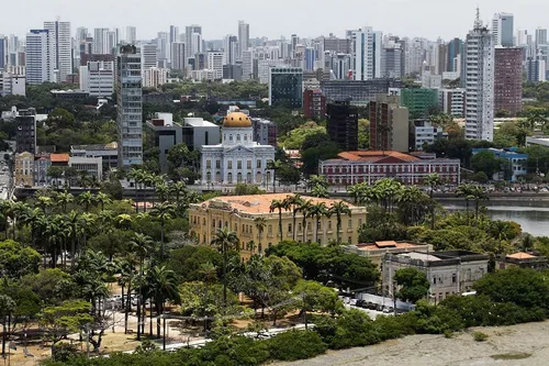 
          Imagem ilustrativa da imagem Bancos e serviços públicos não funcionam no dia de Corpus Christi
          