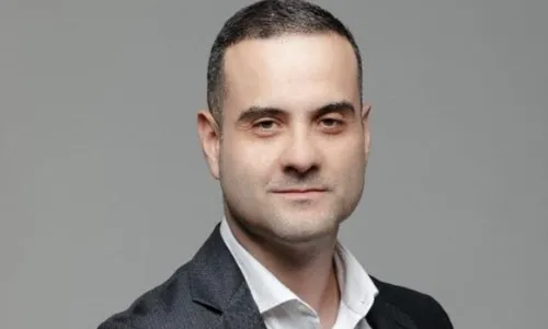 
          Imagem ilustrativa da imagem Bancos “emprestam” dinheiro para 1.100 aposentados sem autorização
          