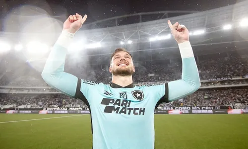 
          Imagem ilustrativa da imagem Bento é cortado por lesão e Diniz convoca Lucas Perri, do Botafogo, para Seleção
          