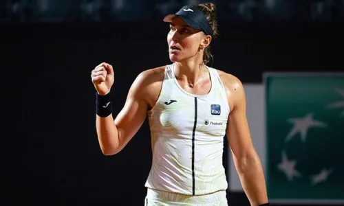 
          Imagem ilustrativa da imagem Bia Haddad celebra campanha em Garros e diz que meta era chegar à 3ª rodada
          