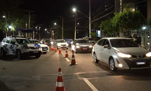 
          Imagem ilustrativa da imagem Blitz do Detran flagra 140 com documento em atraso no ES
          