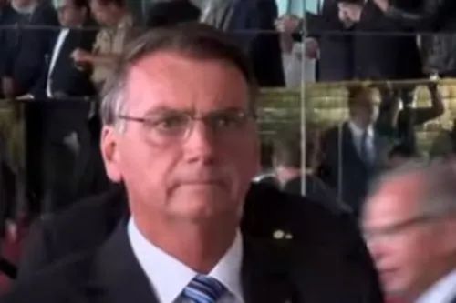 
          Imagem ilustrativa da imagem Bolsonaro confirma reunião com Marcos do Val, mas nega plano para gravar Moraes
          