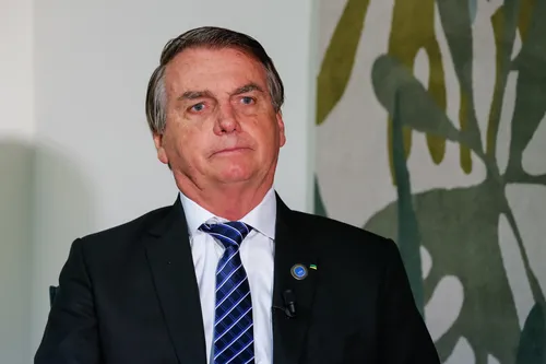 
          Imagem ilustrativa da imagem Bolsonaro vai prestar depoimento à PF em investigação sobre Marcos do Val
          