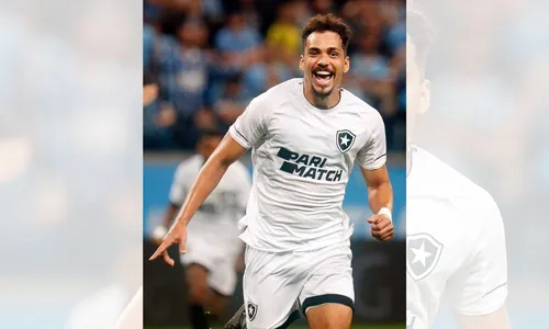 
          Imagem ilustrativa da imagem Botafogo segura pressão, vence Grêmio e dispara na liderança do Brasileiro
          