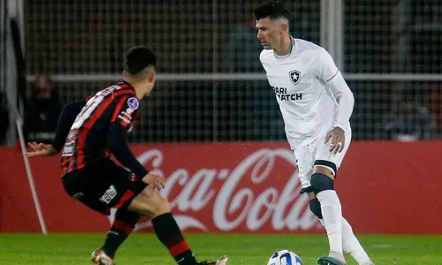 
          Imagem ilustrativa da imagem Botafogo vence Patronato fora e fica perto das oitavas da Sul-Americana
          