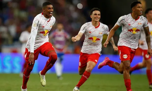 
          Imagem ilustrativa da imagem Bragantino atropela Fortaleza fora de casa e entra no G6 do Brasileirão
          