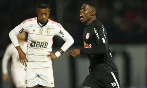 
          Imagem ilustrativa da imagem Bragantino dá show, goleia Flamengo e quebra sequência invicta de Sampaoli
          