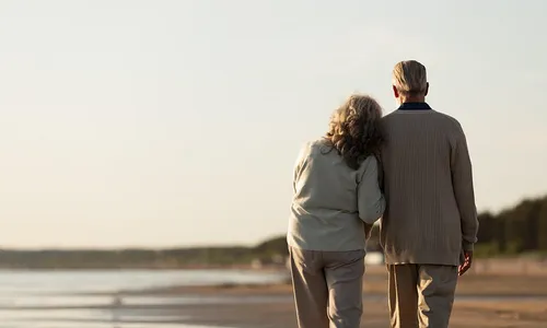 
          Imagem ilustrativa da imagem Brasil vai exigir mais casas de idosos e menos creches
          